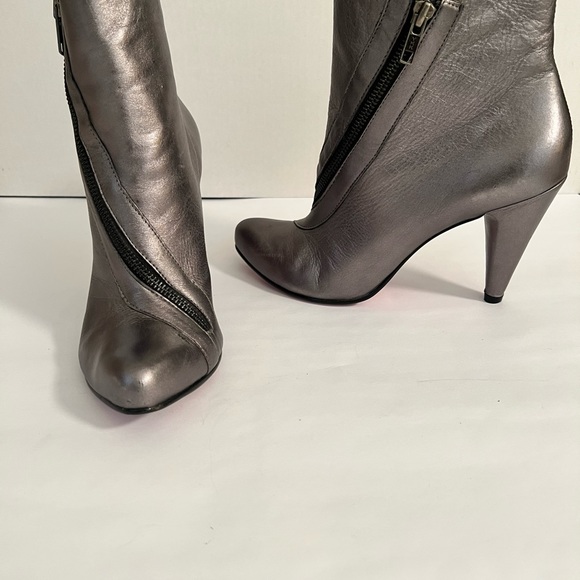 Lui Chung Silver Heeled Boots with zipper Size 9M - Picture 3 of 8